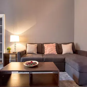 Stunning 2-bed In Apartment