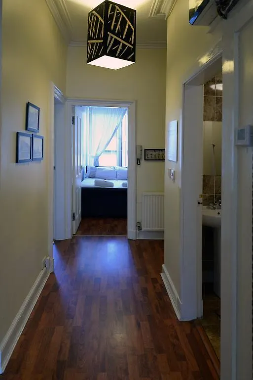 Pitt Street Apartment Beautiful Spacious Apartment Free Parking And Free Sanitizer Edinburgh 0*,  Verenigd Koninkrijk